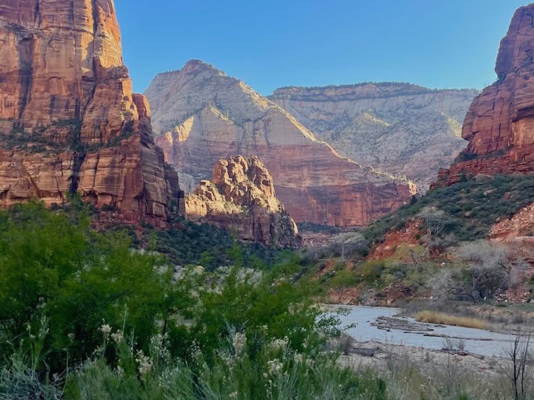 7 EPIC Easy & Short Hikes in Zion National Park